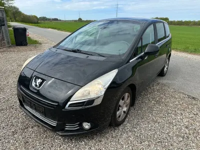 Gebraucht Peugeot 5008 Active 150 PS (110 kW) 2012 Schwarz Van / Kleinbus