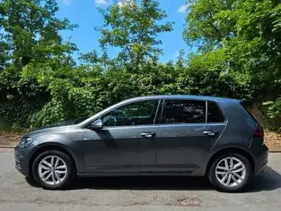 Gebraucht VW Golf VII Comfortline 150 PS (110 kW) 2017 Grün Limousine