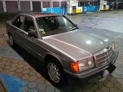 Gebraucht Mercedes 190 109 PS (80 kW) 1992 Grau Limousine