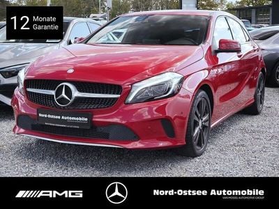 Gebraucht Mercedes A180 Urban 122 PS (89 kW) 2016 Rot Limousine