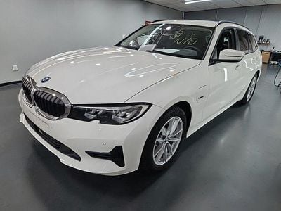 Gebraucht BMW 330e Advantage 184 PS (135 kW) 2022 Weiß Kombi