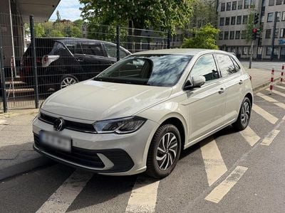 Usata VW Polo Life 95 CV (69 kW) 2024 Grigio Utilitaria