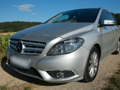 Gebraucht Mercedes B180 109 PS (80 kW) 2013 Silber Kleinwagen
