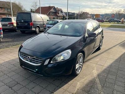 Schwarz Gebraucht 2012 Volvo V60 Momentum Kombi | 7.700 € (Fairer Preis)