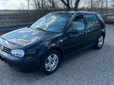Używany VW Golf IV 105 KM (77 kW) 2002 Czarny Sedan/Limuzyna