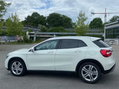 Gebraucht Mercedes GLA220 177 PS (130 kW) 2016 Weiß SUV