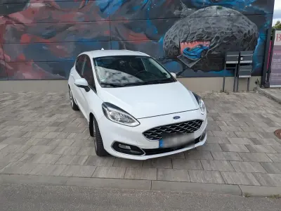 Używany Ford Fiesta Vignale 101 KM (74 kW) 2019 Biały Hatchback