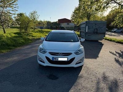 Second-hand Hyundai i40 Edition 135 CP (99 kW) 2014 Alb Break