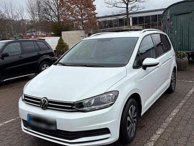 Gebraucht VW Touran Active 150 PS (110 kW) 2021 Weiß Van / Kleinbus