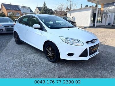 Gebraucht Ford Focus Trend 125 PS (91 kW) 2014 Weiß Limousine
