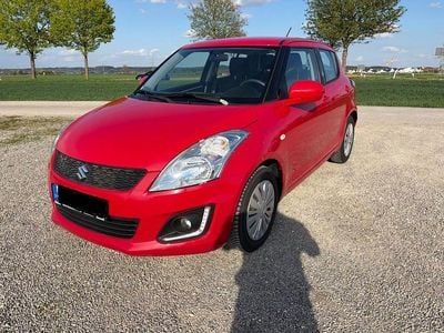 Usado Suzuki Swift Club 94 HP (69 kW) 2015 Vermelho Citadino