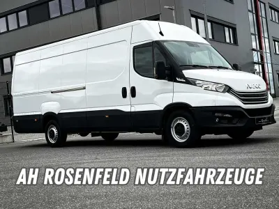 Second-hand Iveco Daily 136 CP (100 kW) 2022 Alb Monovolum