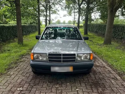 Gebraucht Mercedes 190 118 PS (86 kW) 1990 Grau Limousine