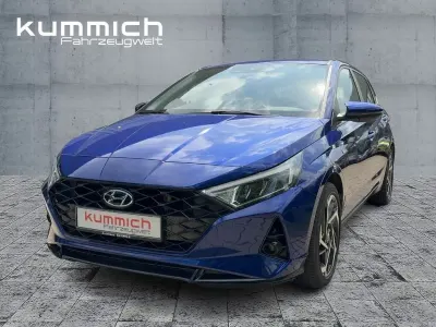 Gebraucht Hyundai i20 Intro Edition 101 PS (74 kW) 2020 Blau Kleinwagen
