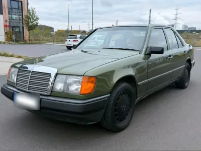 Gebraucht Mercedes E250 90 PS (66 kW) 1987 Grün Limousine