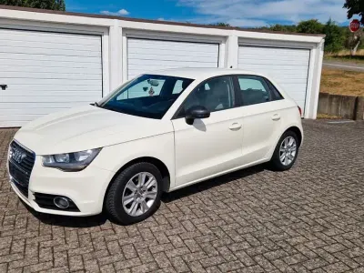 Gebraucht Audi A1 Sportback Ambition 86 PS (63 kW) 2012 Weiß Kleinwagen