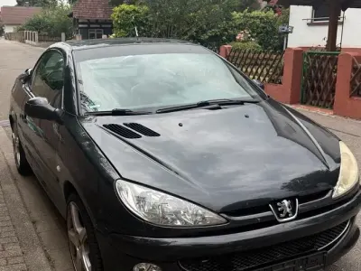 Gebraucht Peugeot 206 CC 109 PS (80 kW) 2006 Schwarz Cabrio