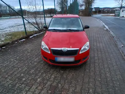 Gebraucht Skoda Fabia 60 PS (44 kW) 2011 Rot Kleinwagen