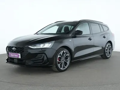 Gebraucht Ford Focus ST-Line 125 PS (91 kW) 2023 Obsidian schwarz Limousine