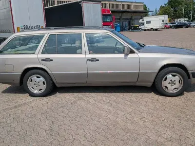 Gebraucht Mercedes 250 94 PS (69 kW) 1990 Kombi