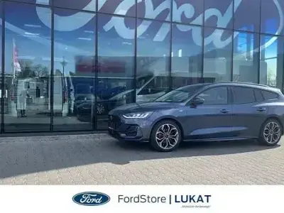 Gebraucht Ford Focus ST-Line X 155 PS (114 kW) 2024 Chrome blue metallic Limousine