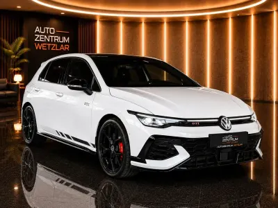 Gebraucht VW Golf VIII GTI Clubsport 300 PS (220 kW) 2025 Oryxweiss Limousine