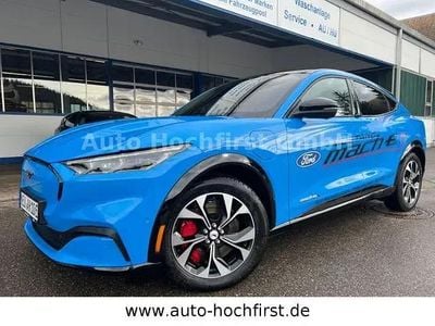 Grabber blue metallic (metallic) Gebraucht 2023 Ford Mustang Mach-E Premium SUV | 39.150 € (Guter Preis)