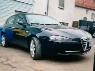 Gebraucht Alfa Romeo 147 105 PS (77 kW) 2009 Schwarz Kleinwagen