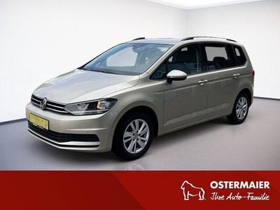 Ivory silver Gebraucht 2024 VW Touran Comfortline Van / Kleinbus | 35.990 € (Etwas zu teuer)