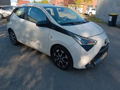 Second-hand Toyota Aygo Team 72 CP (52 kW) 2019 Alb Hatchback