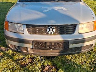 Gebraucht VW Passat Basis 101 PS (74 kW) 1996 Silber Limousine