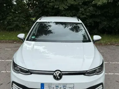 Gebraucht VW Golf VIII Style 150 PS (110 kW) 2022 Weiß Limousine