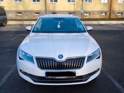 Gebraucht Skoda Superb Style 150 PS (110 kW) 2019 Weiß Kombi