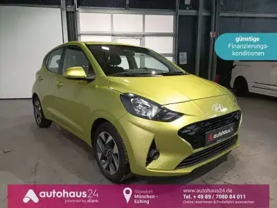 Gebraucht Hyundai i10 Trend 67 PS (49 kW) 2024 Grün Kleinwagen