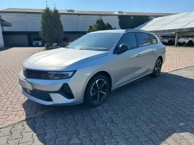 Gebraucht Opel Astra 131 PS (96 kW) 2024 Grau (metallic) Kleinwagen