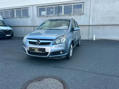 Gebraucht Opel Zafira Edition 140 PS (102 kW) 2005 Lichtsilber m2 Van / Kleinbus