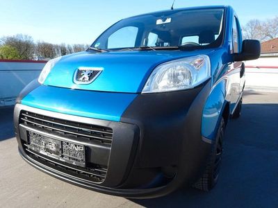 Blau Gebraucht 2010 Peugeot Bipper Basis Van / Kleinbus | 4.490 € (Teuer)