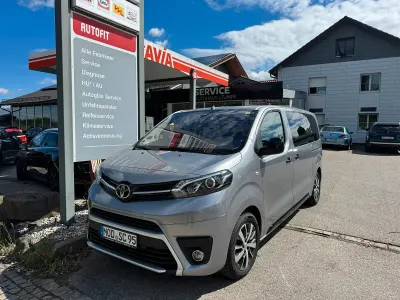 Gebraucht Toyota Proace Verso Edition 177 PS (130 kW) 2023 Grau Kombi