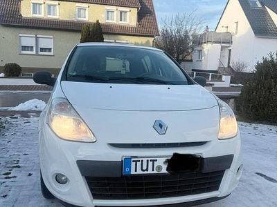 Weiß Gebraucht 2009 Renault Clio III Limousine | 2.575 €