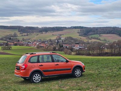 Gebraucht Lada Kalina 87 PS (63 kW) 2017 Orange Kleinwagen