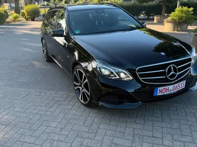 Gebraucht Mercedes E300 Avantgarde 230 PS (169 kW) 2015 Schwarz Kombi