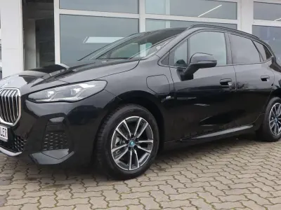 Gebraucht BMW 225 Active Tourer M Sport 136 PS (100 kW) 2025 Schwarz Van / Kleinbus