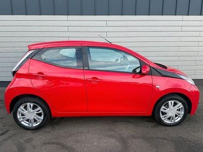 Rot Gebraucht 2016 Toyota Aygo Edition-S Kleinwagen | 8.650 € (Fairer Preis)
