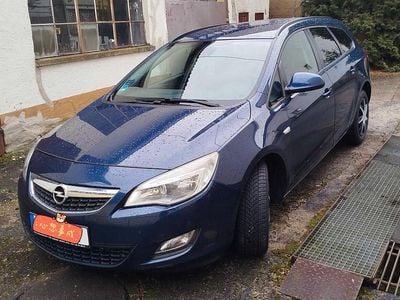 Gebraucht Opel Astra 103 PS (75 kW) 2011 Blau Kombi