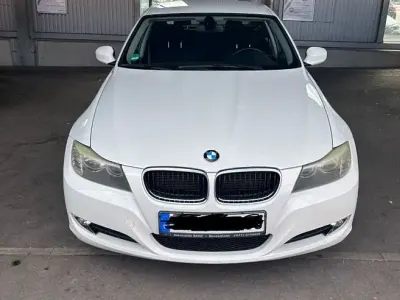 Gebraucht BMW 318 144 PS (105 kW) 2011 Weiß Limousine