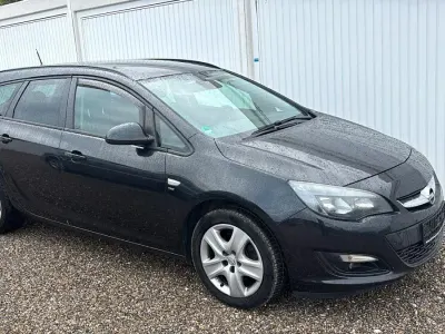 Gebraucht Opel Astra Energy 165 PS (121 kW) 2014 Schwarz Kombi