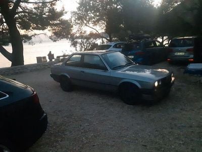 Gebraucht BMW 316 Sport Line 102 PS (75 kW) 1989 Silber Coupé