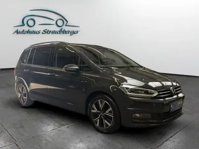 Gebraucht VW Touran Comfortline 150 PS (110 kW) 2024 Grau Van / Kleinbus