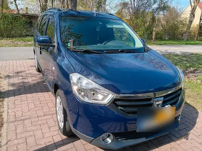 Używany Dacia Lodgy Lauréate 116 KM (85 kW) 2014 Niebieski Minivan