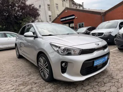 Gebraucht Kia Rio Spirit 90 PS (66 kW) 2017 Silber Limousine